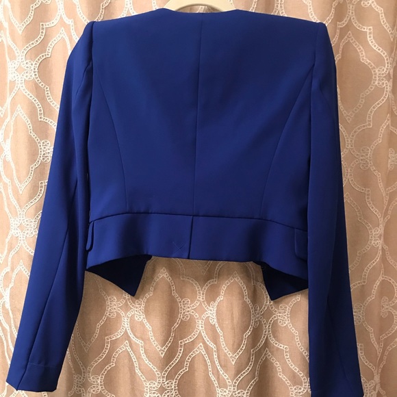 NWT BCBG Cropped Blazer - Picture 3 of 8